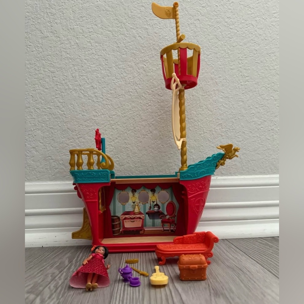 Disney Elena de Avalor Royal
Boat Voyage